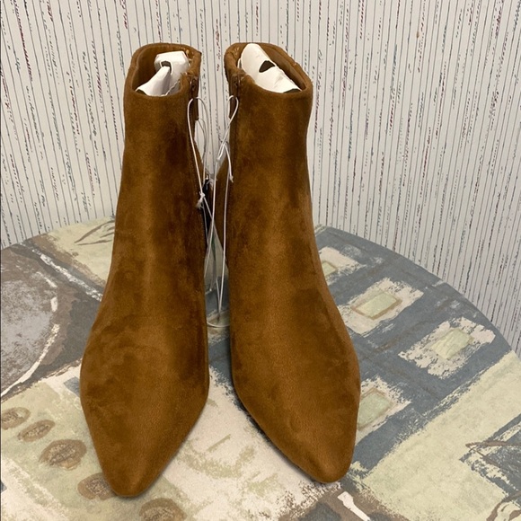 Universal Thread Taylor Ankle Boots Tan Suede Kitten Heel Size 8.5 NWT - Picture 1 of 8